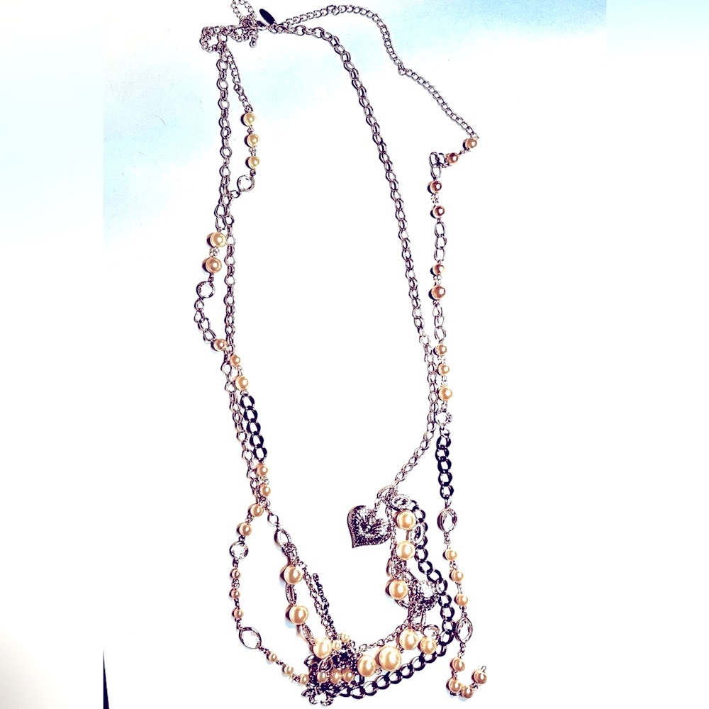 VNTG 90’s Multilayered Charm/Pearl Long Necklace.